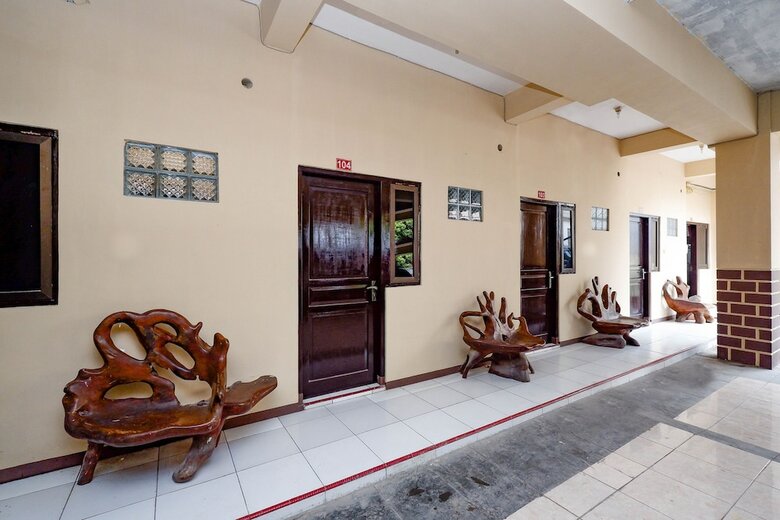Oyo 1706 Hotel H&w Solo