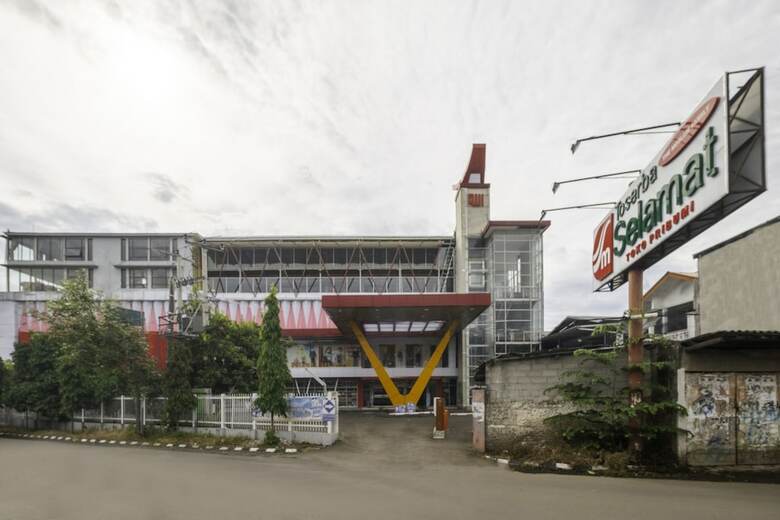 Capital O 1973 Hotel Toserba Selamat