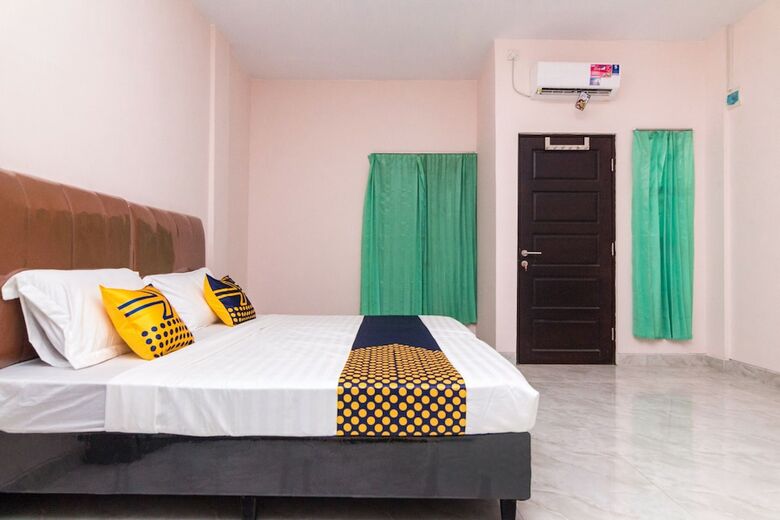 Hostal Oyo 1917 Mamora Homestay