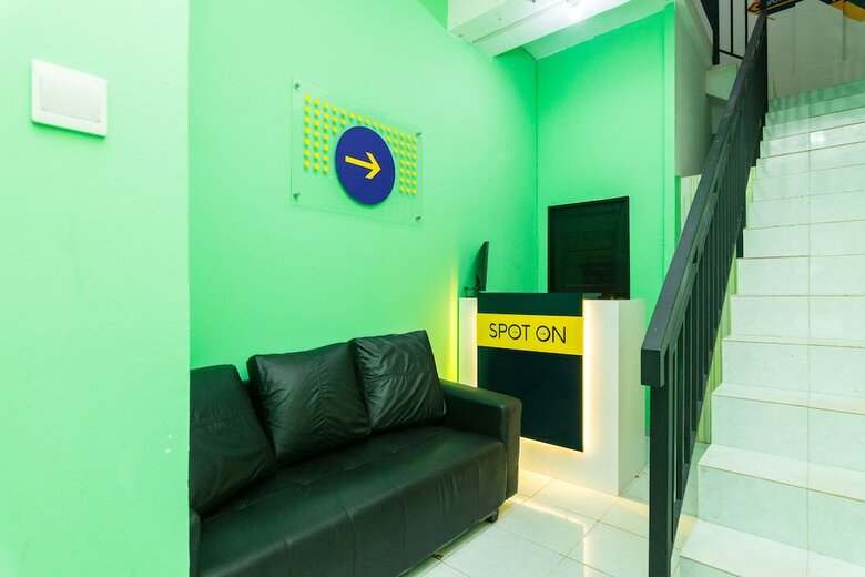 Hostal Oyo 1917 Mamora Homestay