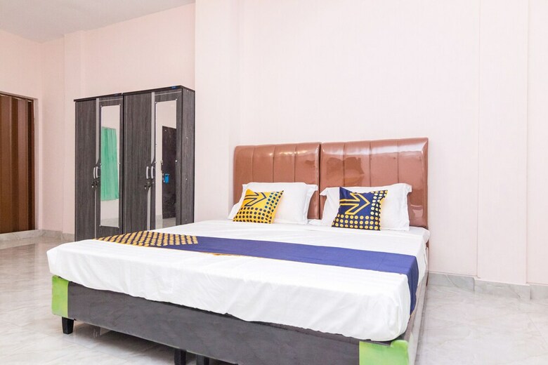 Hostal Oyo 1917 Mamora Homestay