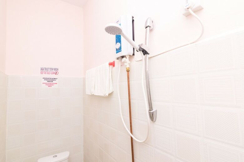 Hostal Oyo 1917 Mamora Homestay