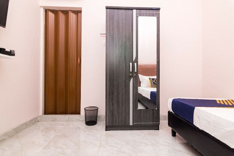 Hostal Oyo 1917 Mamora Homestay