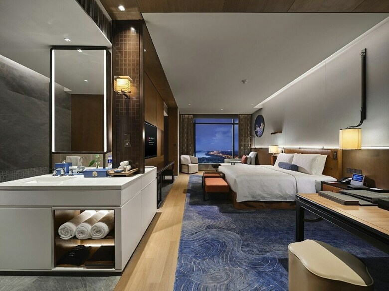 Hualuxe Nanjing Yangtze River - An Ihg Hotel