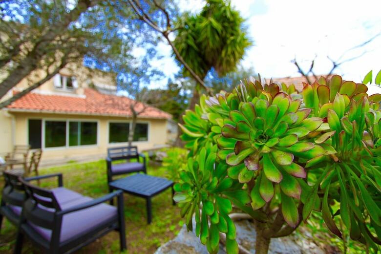 Apartement 120m With Garden In A Villa