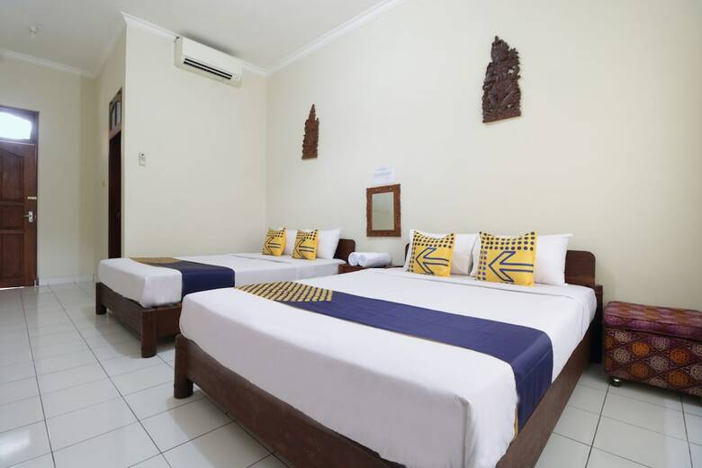 Hostal Spot On 2426 Hotel Aget Jaya II