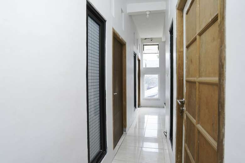 Hostal Spot On 2479 Berkah Residence Syariah