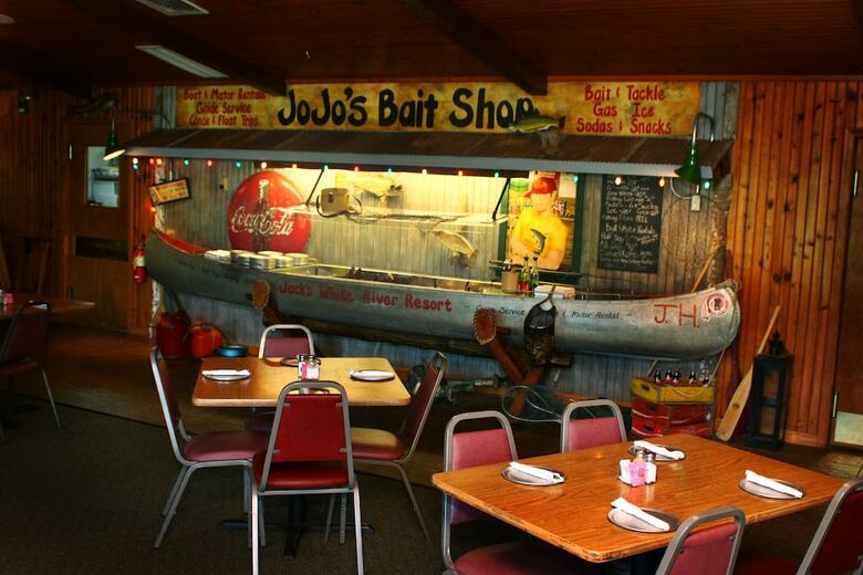 Hotel Jack's White River Fishing Resort