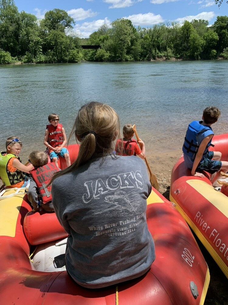 Hotel Jack's White River Fishing Resort