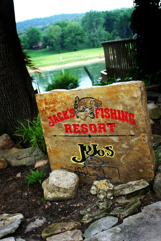 Hotel Jack's White River Fishing Resort
