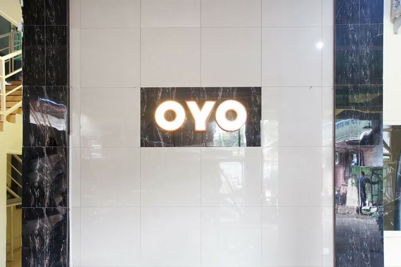 Hostal Oyo 990 Stadion Residence Syariah