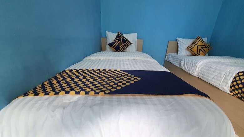 Hotel Oyo 2302 Blue House Costel