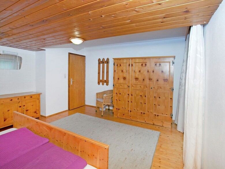 Beautiful Apartment Near Mountains In Gerlosberg