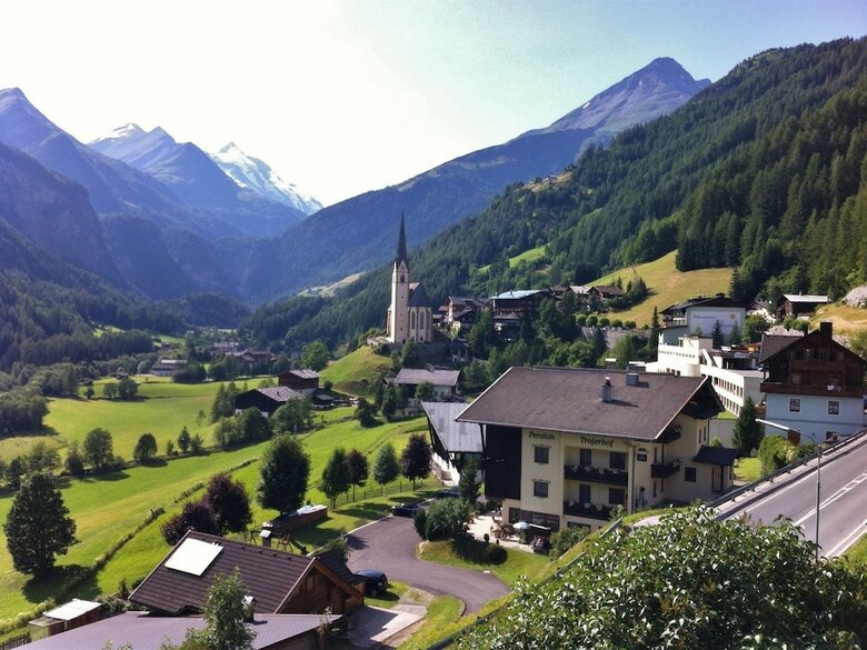Modern Chalet In Gro�kirchheim Near Ski Area