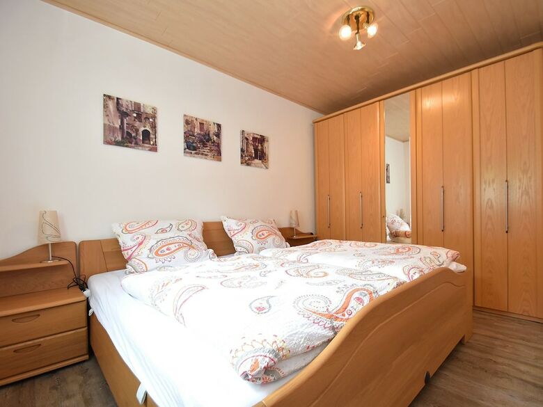 Modern Holiday Home In Deifeld With Private Garden