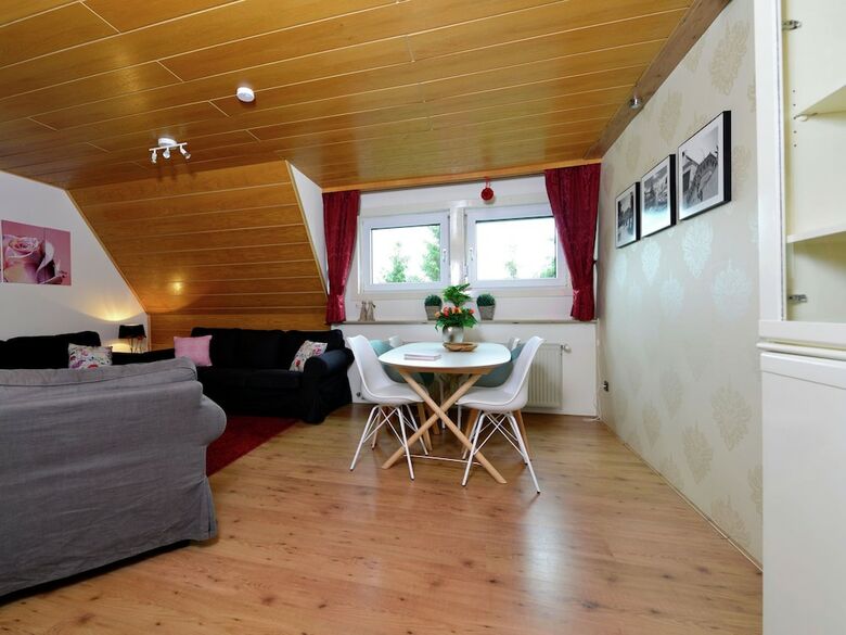 Spacious Apartment In Rattlar Near Forest