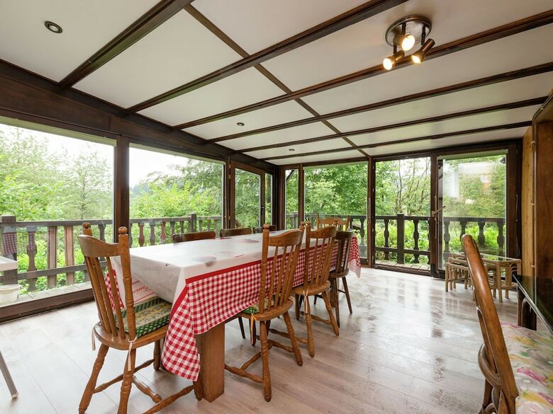 Sympathic Chalet Not Far From La Roche En Ardennes