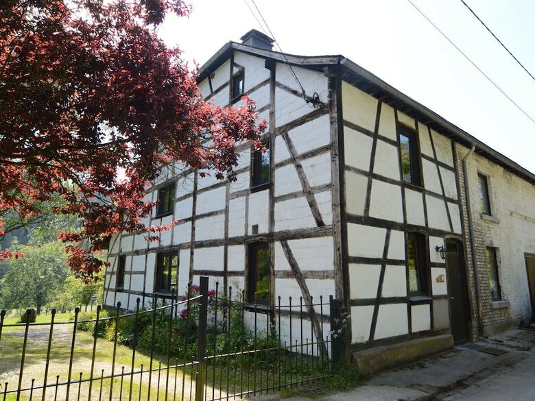 Well Kept Gite, Short Distance From The River And Forest