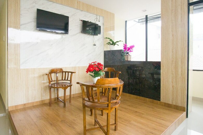 Apartamentos Reddoorz @ Rs Adam Malik Medan