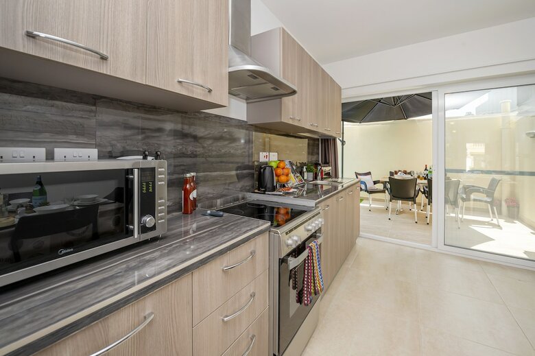 Apartamentos Summer Breeze Maisonette With Terrace
