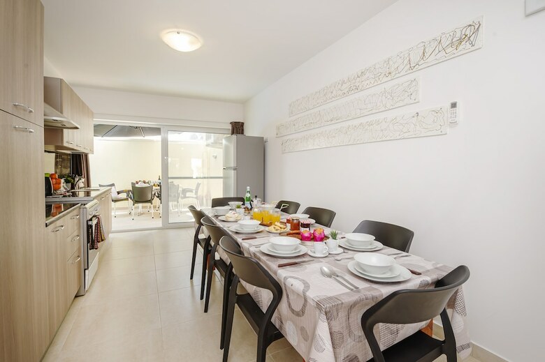 Apartamentos Summer Breeze Maisonette With Terrace