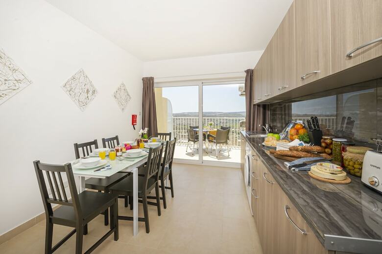 Summer Breeze Superior Apartment With Terrace