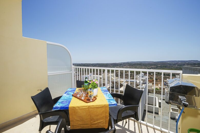 Summer Breeze Superior Apartment With Terrace