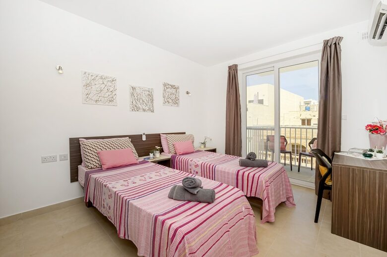 Summer Breeze Superior Apartment With Terrace