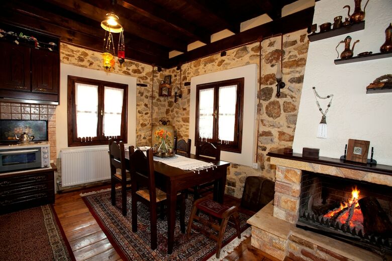 Bed & Breakfast Guest House - To Archontiko