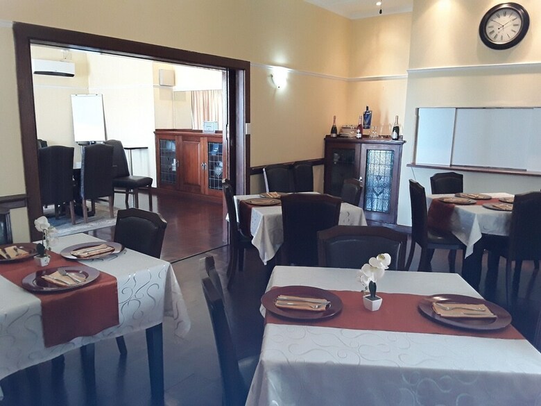 Hotel Kwazi Guest House