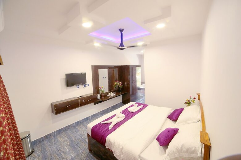 Sathvika Hotels