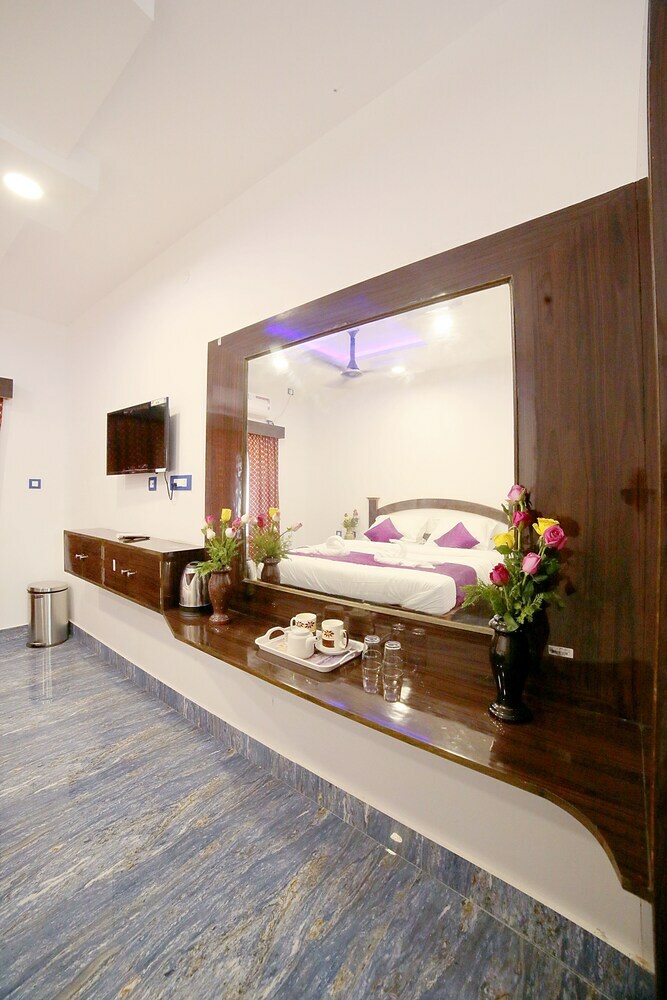 Sathvika Hotels