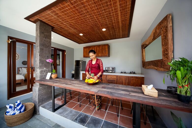 Bed & Breakfast Kusuma Living And Villas