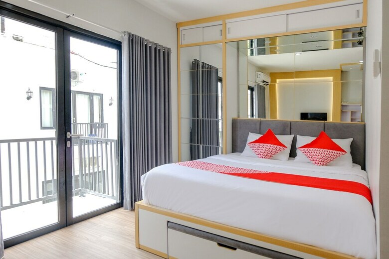 Hostal Oyo 1352 Jember Town Square Residence