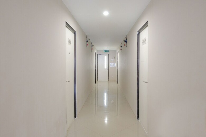 Hostal Oyo 1352 Jember Town Square Residence