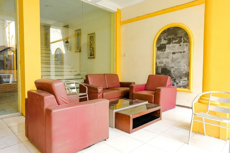 Hostal Oyo 2614 Demasto Homestay