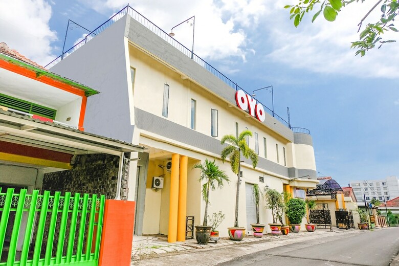 Hostal Oyo 2614 Demasto Homestay