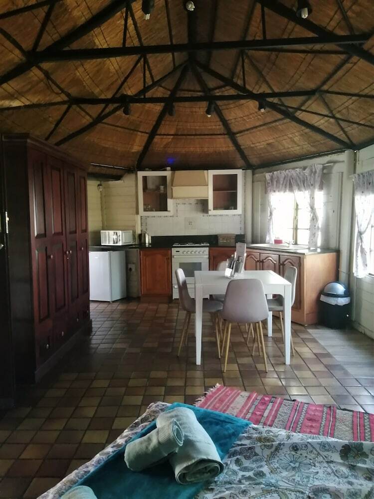 Bed & Breakfast Ikamu's Lodge