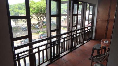 Hostal Kuching Waterfront Lodge