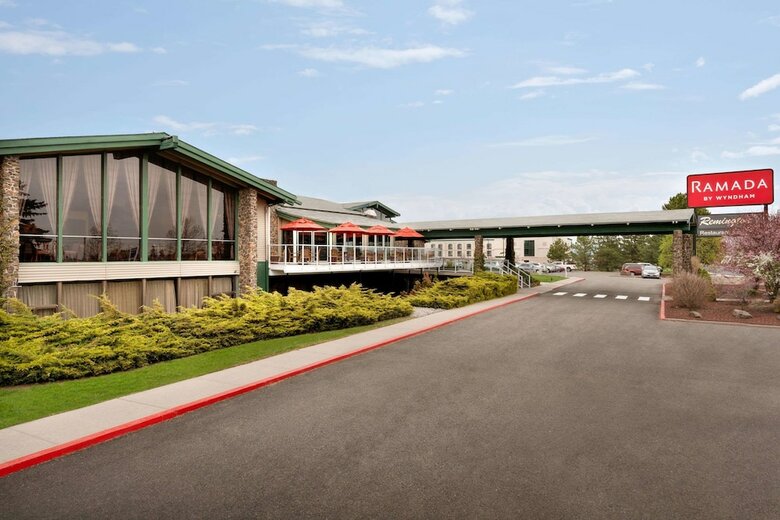 Hotel Ramada By Wyndham Spokane Airport