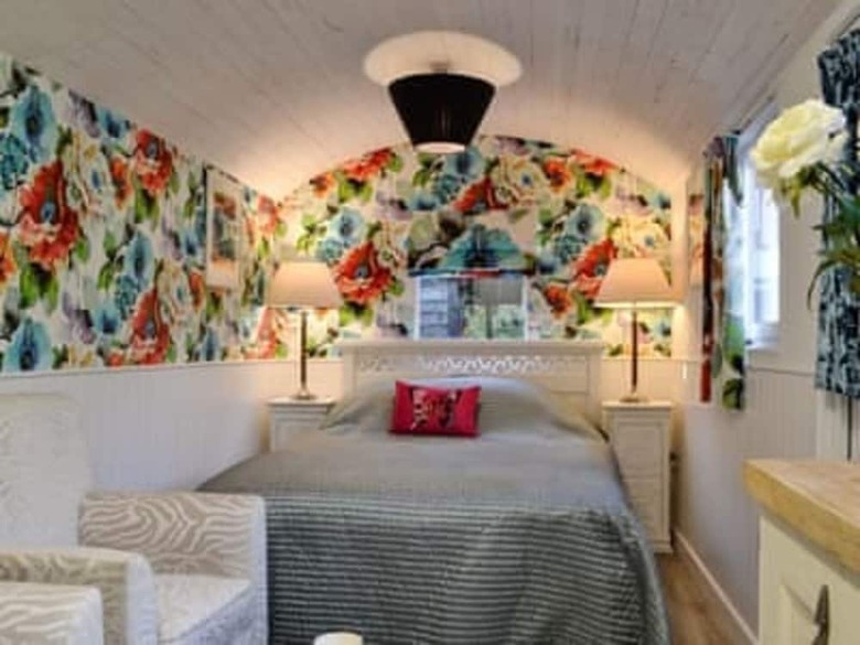 Country Estate - Shepherd's Hut, Llandenny