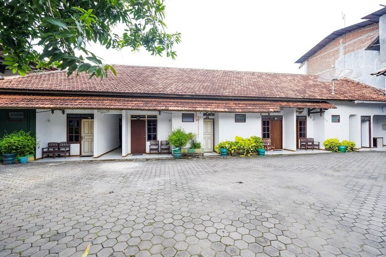 Hostal Spot On 2865 Sartika Inn Pati