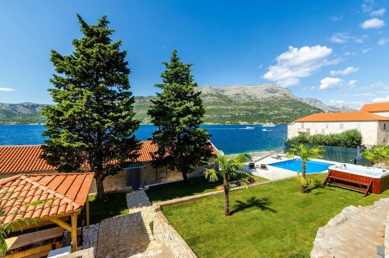 Beachfront Villa Gabriela With Pool