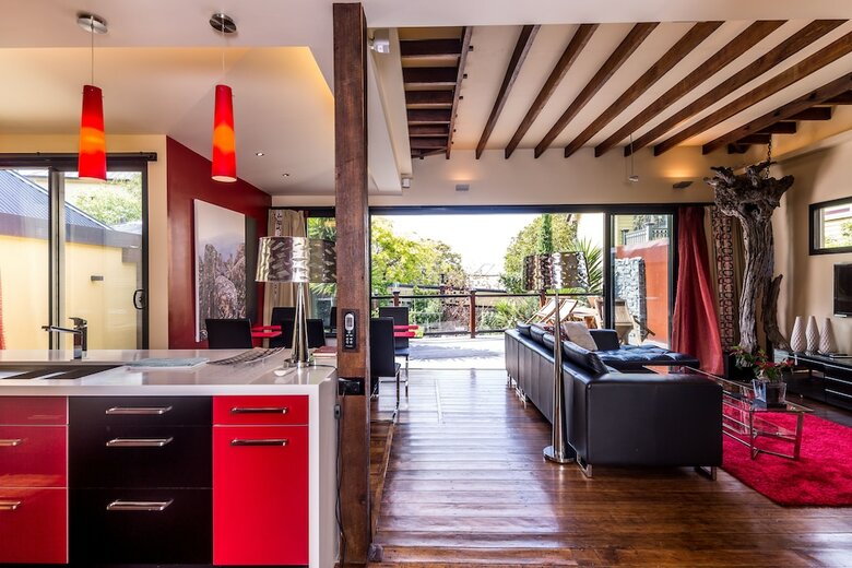 Corinda Contemporary