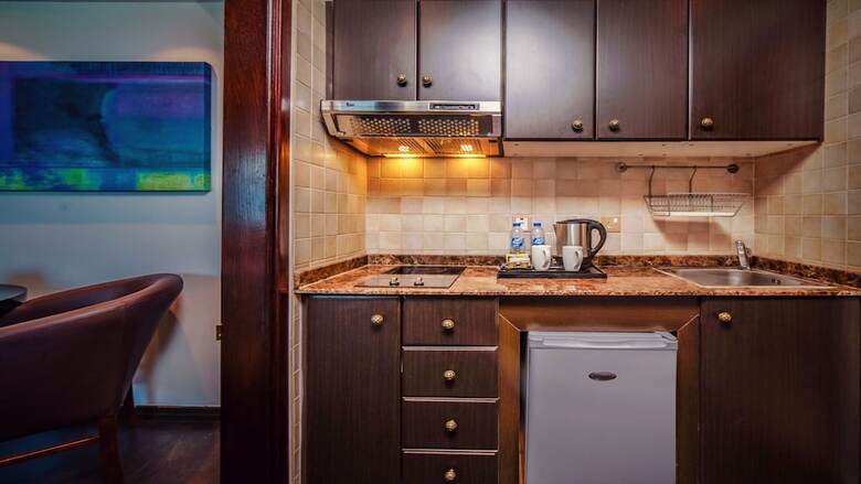 Aparthotel First Central Hotel Suites