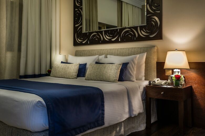 Aparthotel First Central Hotel Suites