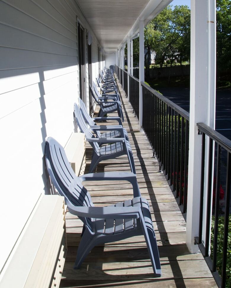 Hotel Tidewater Inn