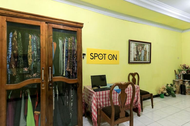 Hostal Spot On 2440 Wallet Family Residence