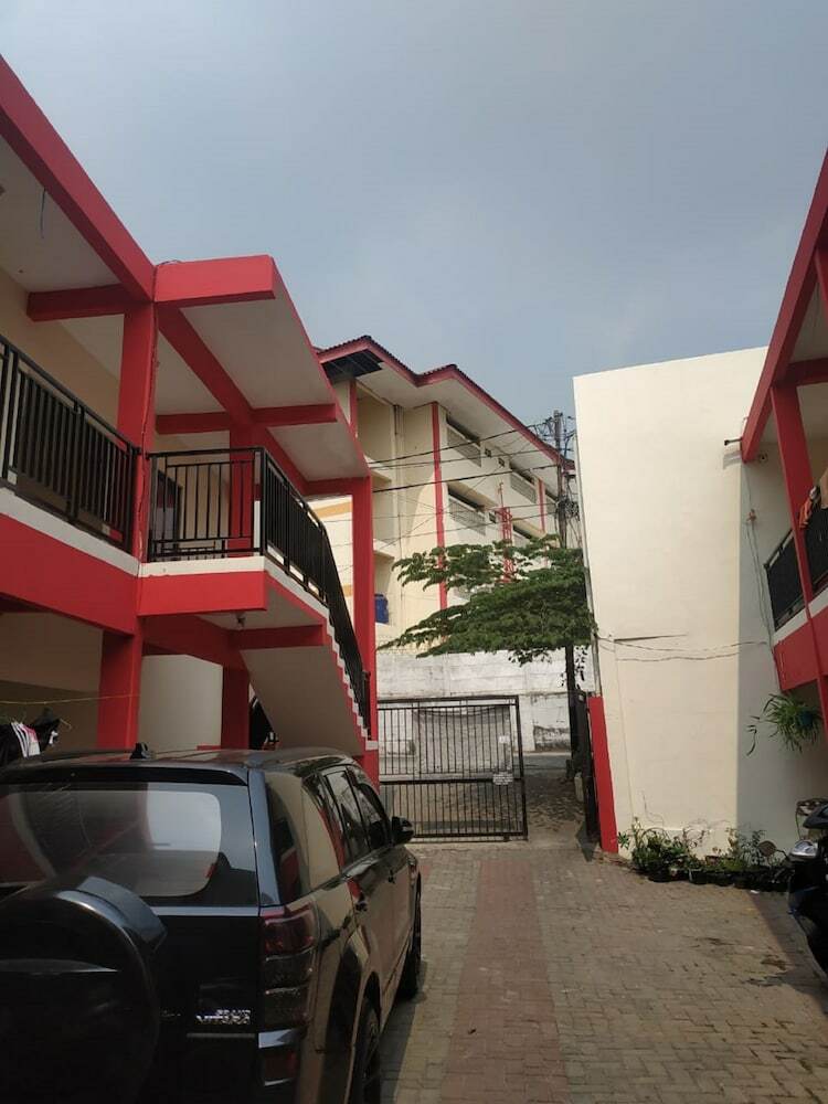 Hotel Oyo 1875 Merah Putih Syariah