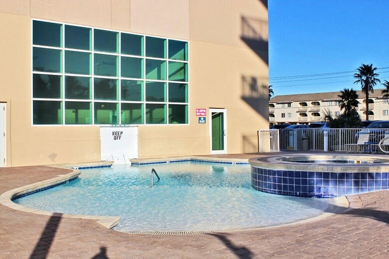 Crystal Shores West 1105 By Youngs Suncoast